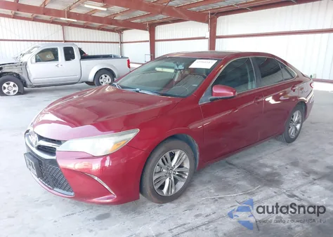 2015 Toyota Camry Se z USA, uszkodzony, nr VIN 4T1BF1FKXFU986673